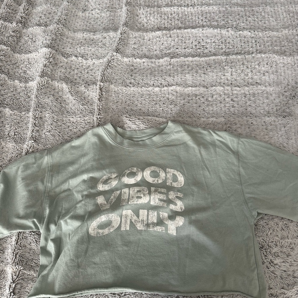 JCPenney Green Crop Top with Positive Print
